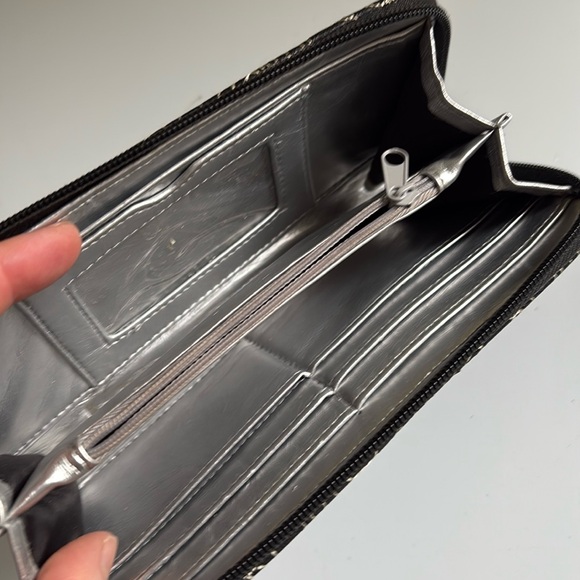 Steve Madden Black Floral Faux Wallet - Picture 5 of 8